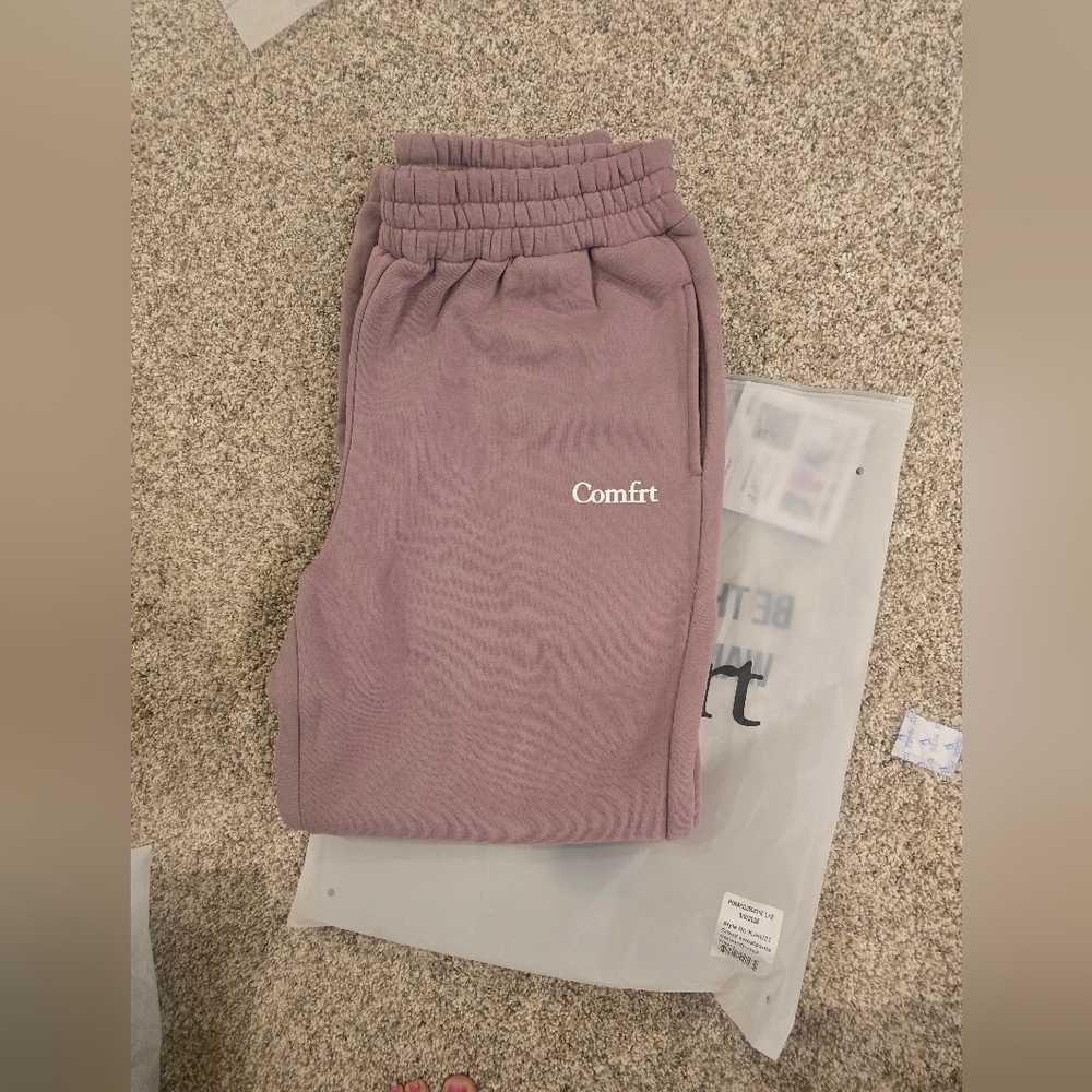 Comfrt Women's Cropped Pants - Mauve